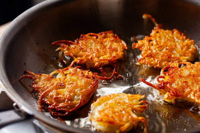 latkes potato pancakes-05