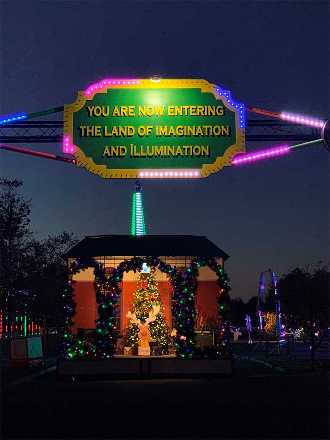 San Jose Keeps Christmas In The Park Tradition Alive With Drive Thru Display Local News Matters