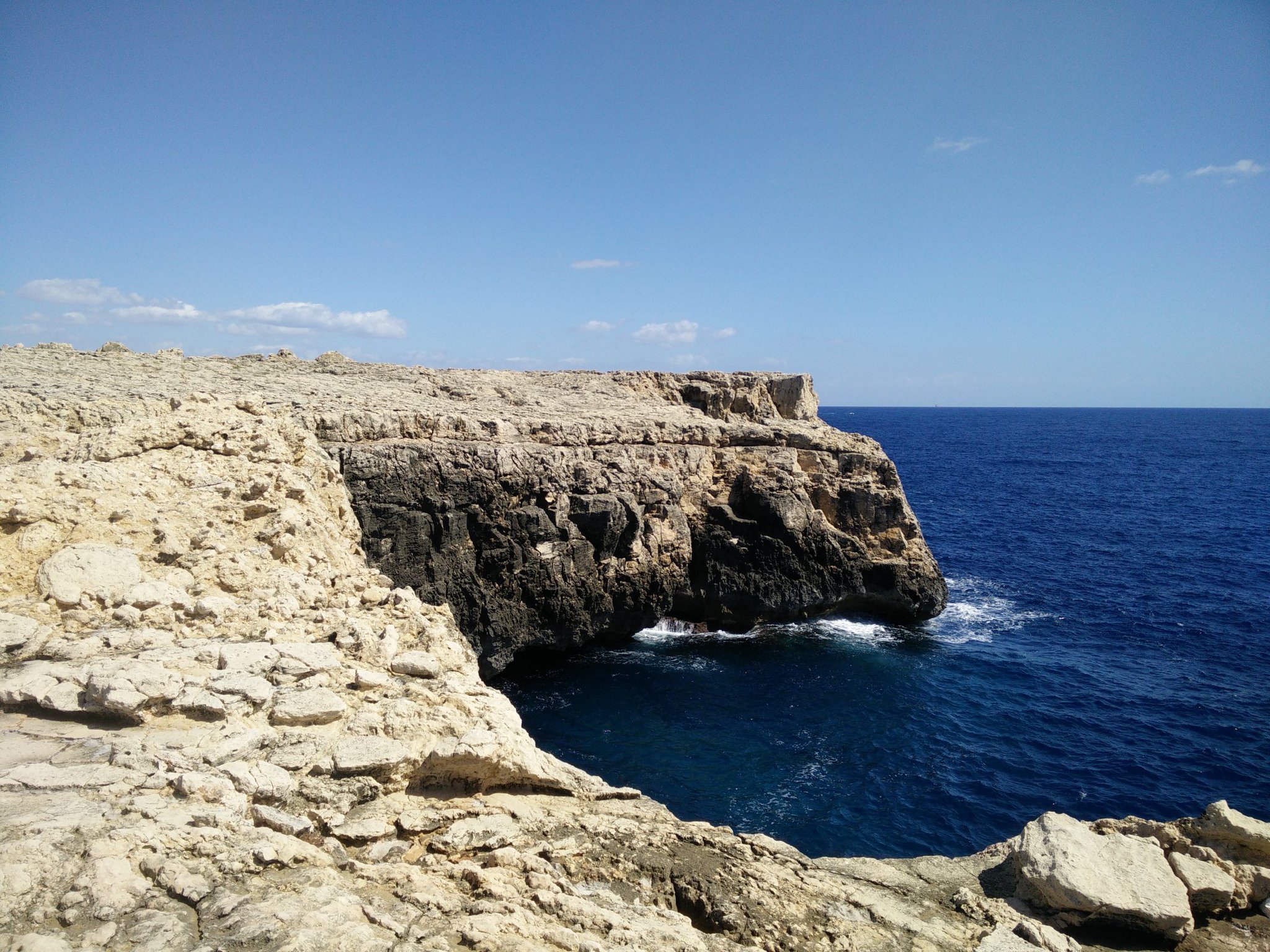 Mapping wave-cut platforms in Sicily. Image by Marco Meschis.