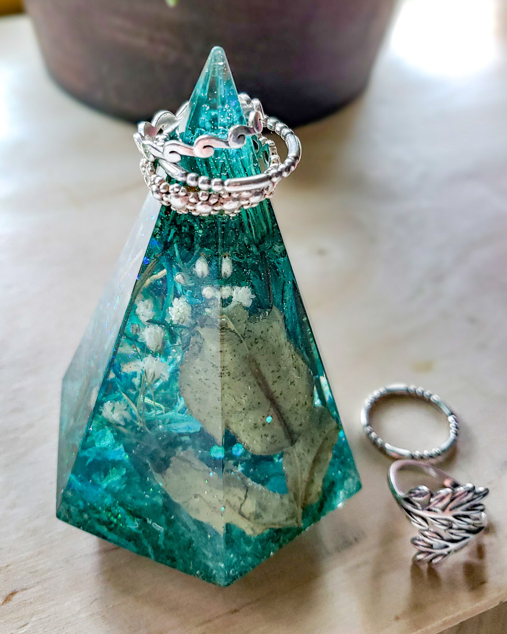 Ring Holder with Preserved Flowers - Image 2