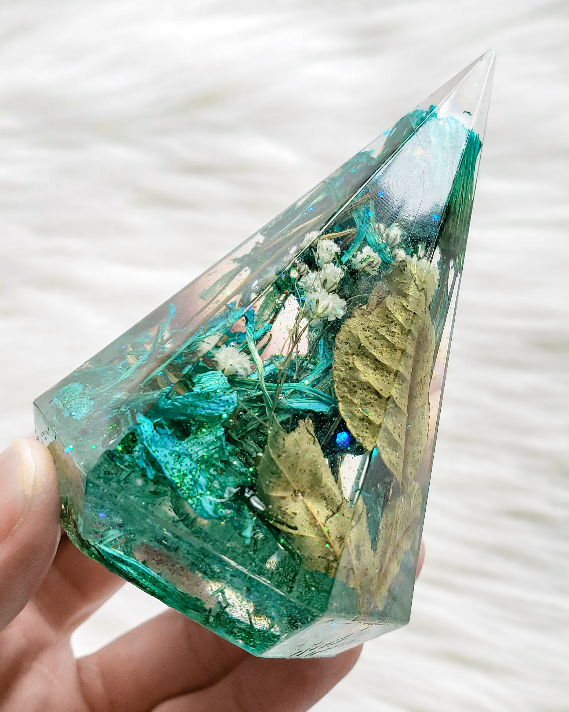Ring Holder with Preserved Flowers - Image 4