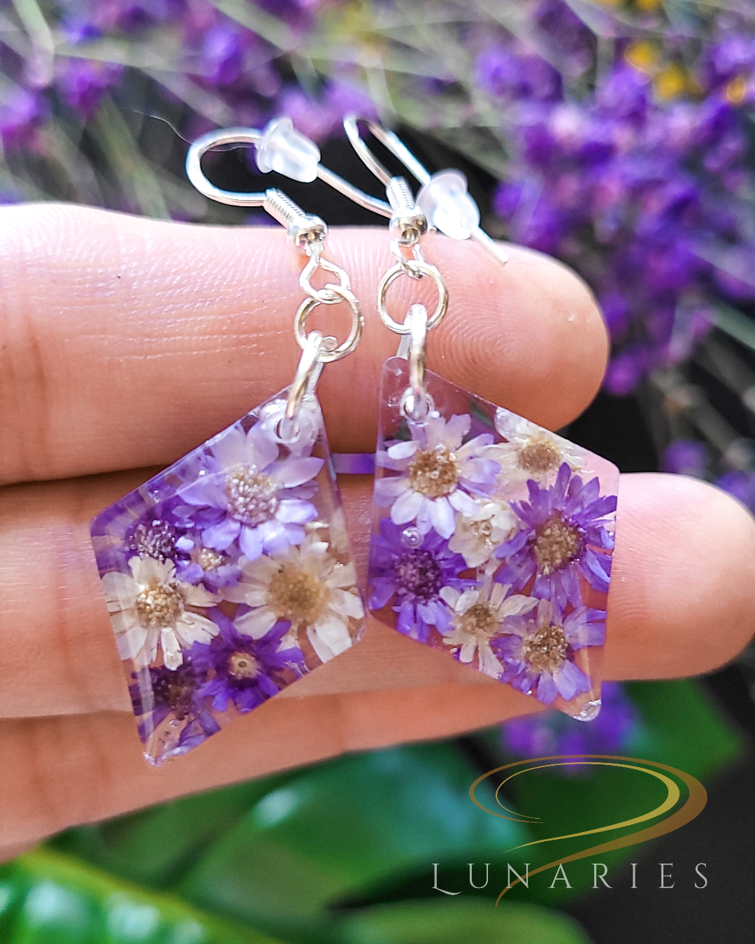 Small Rhombus Resin Earrings with Purple Flowers - Image 3