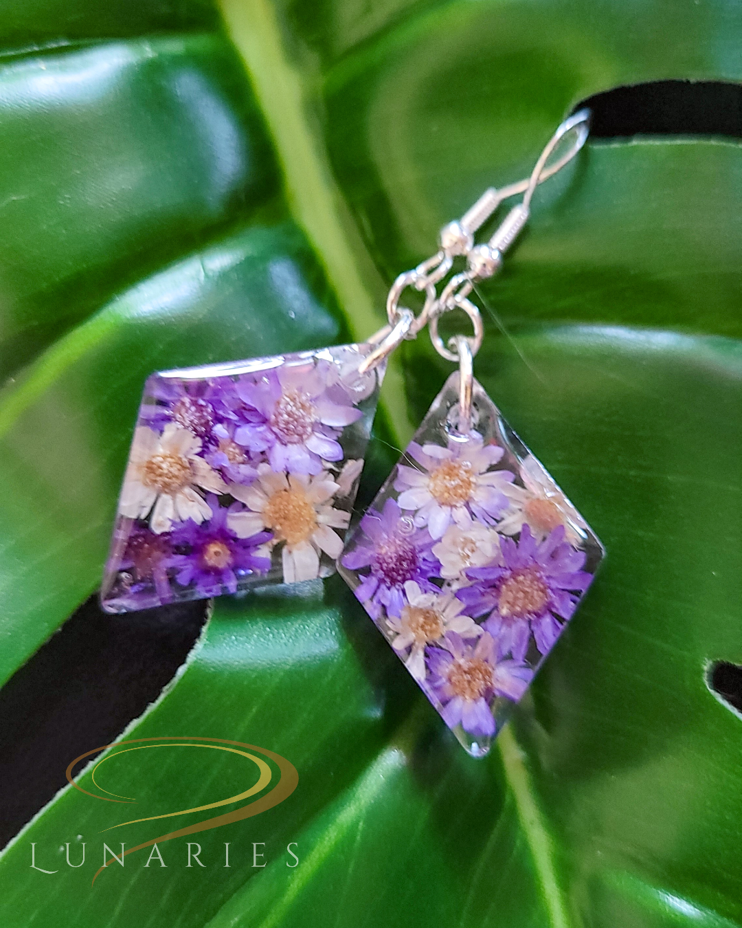Small Rhombus Resin Earrings with Purple Flowers