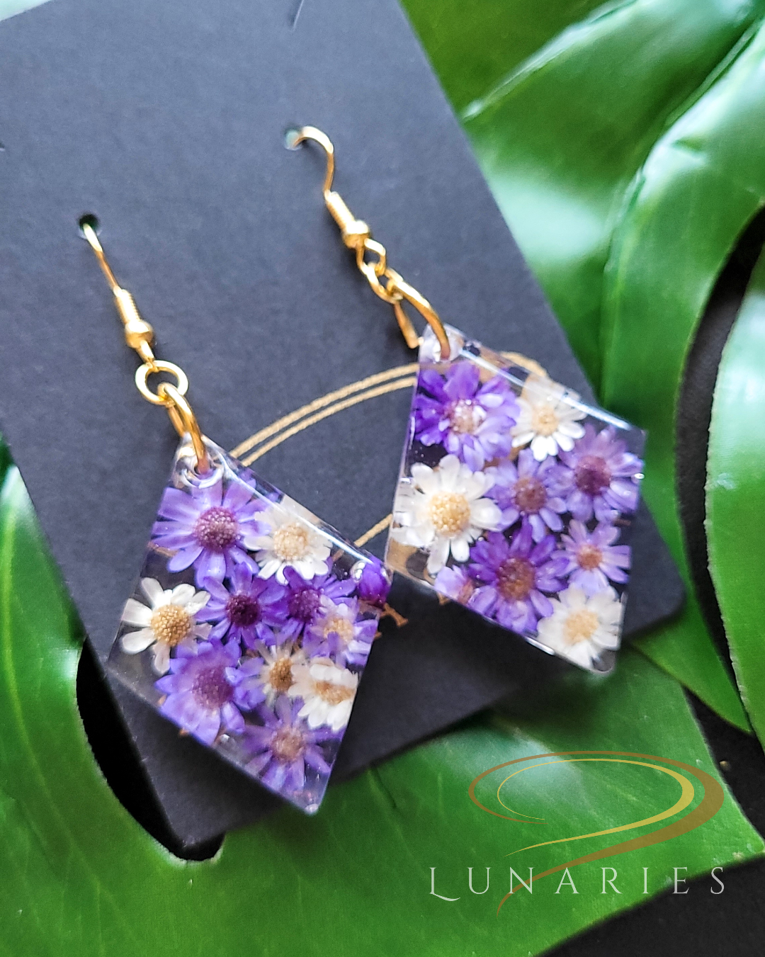 Rhombus Resin Earrings with Purple Flowers