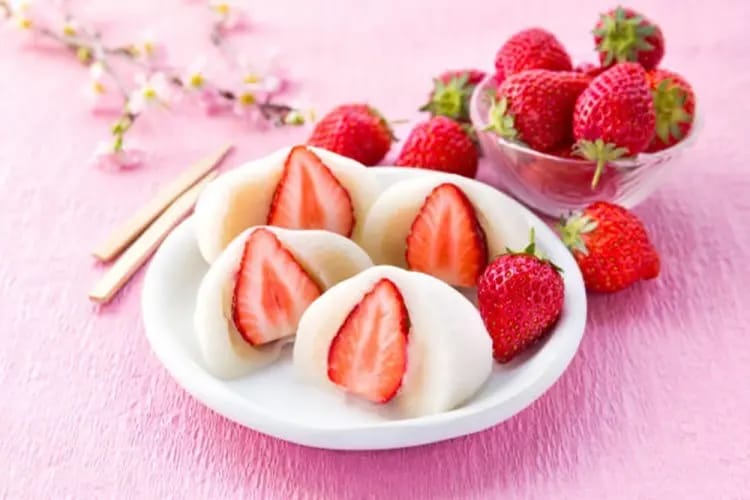 mochi strawberry