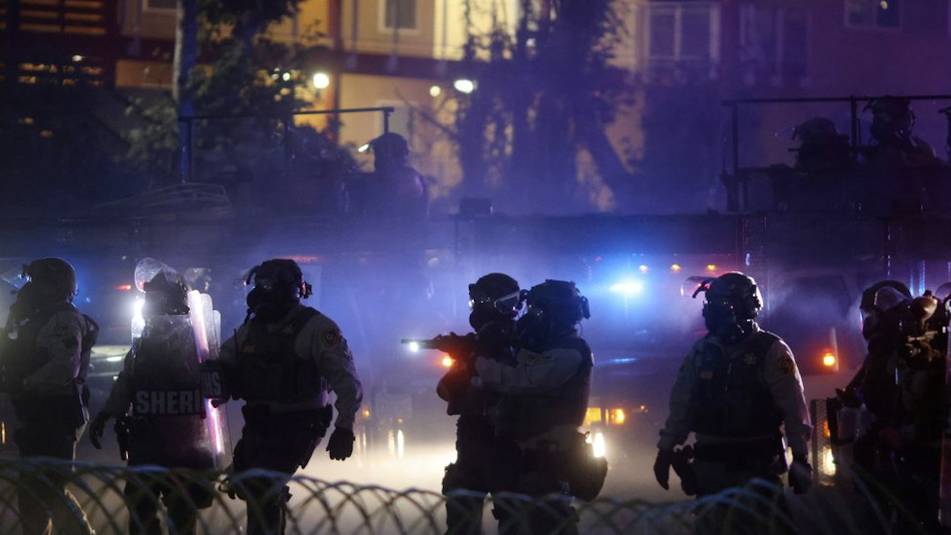 Click to play video: 'Trump deploys California National Guard to LA to quell protests despite governor’s objections'