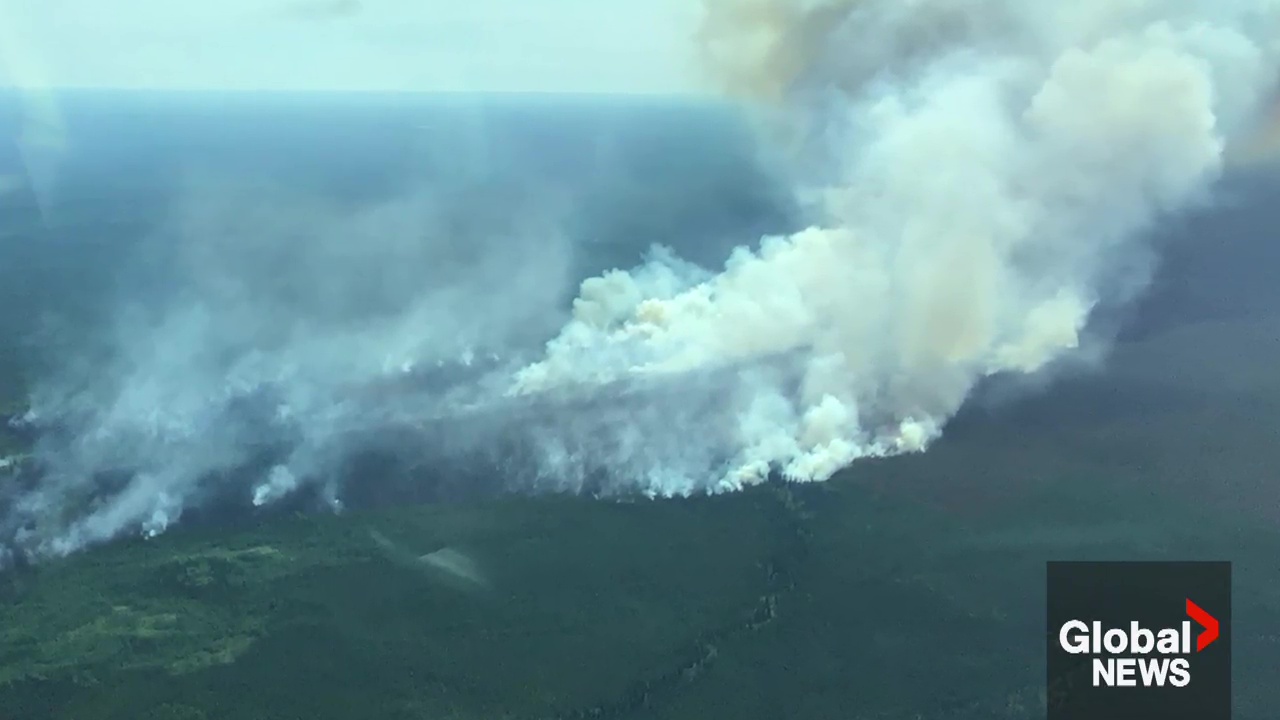 Click to play video: 'Wildfires threatening communities and businesses in northern Alberta'