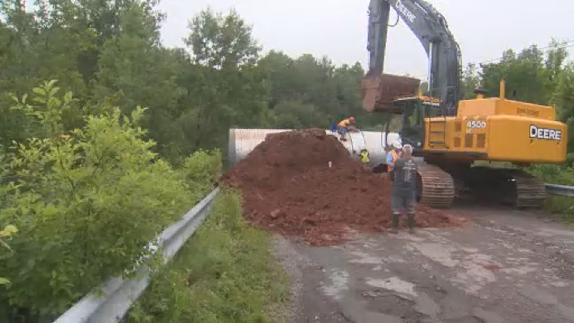 Click to play video: 'People in Truro, N.S., left stranded after rainfall wipes roads off the map'