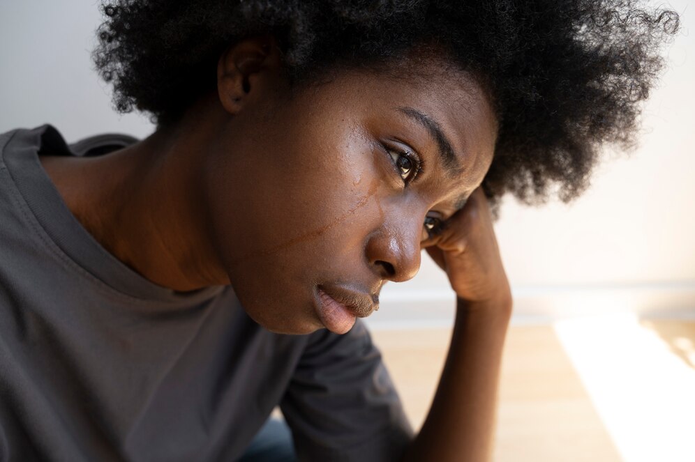 A depressed mother (PHOTO CREDIT: freepik)