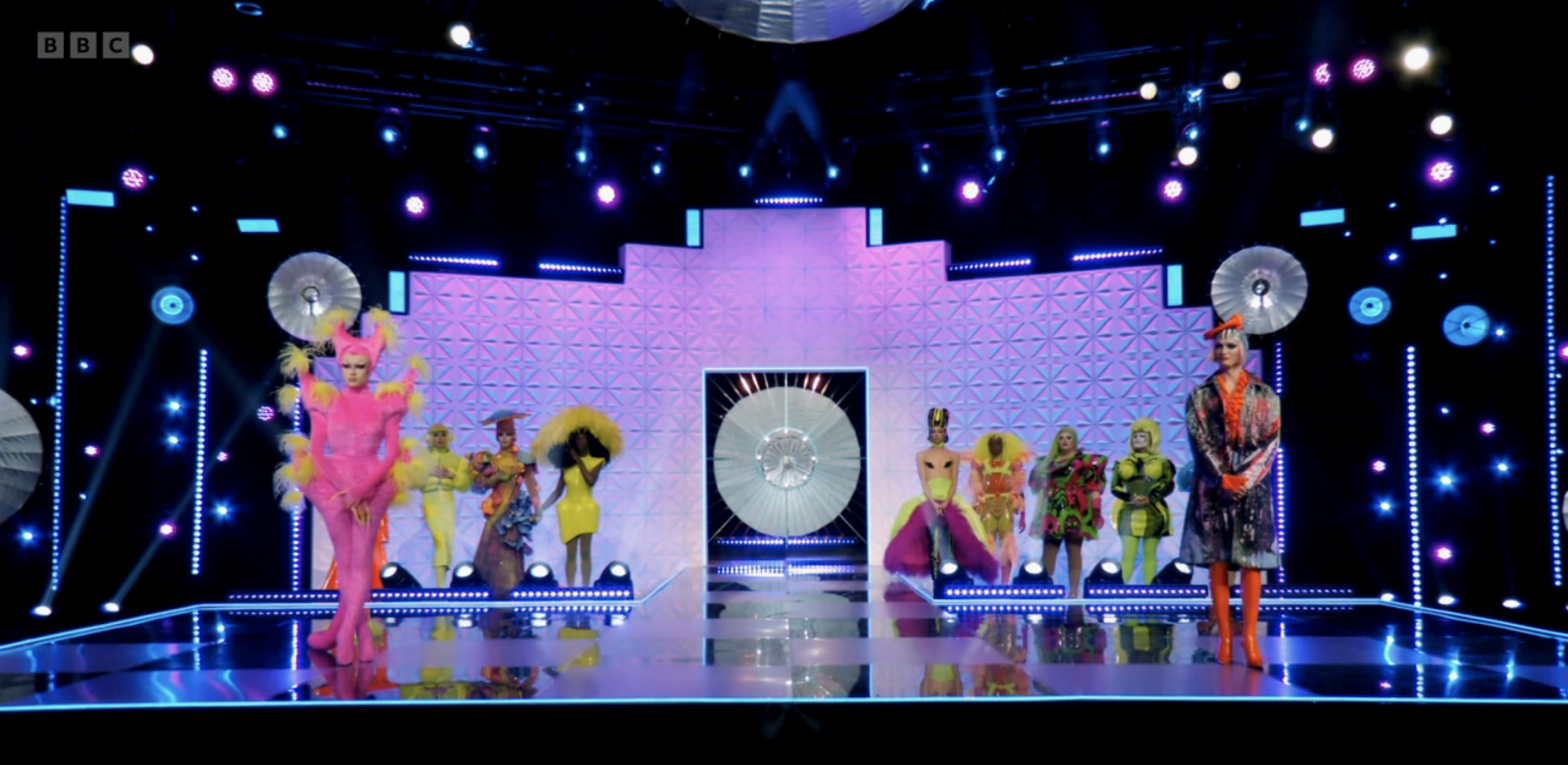 Drag Race Uk Star Starlet Explains Dramatic Exit I Just Had To Get Off Camera Computer Network Topology