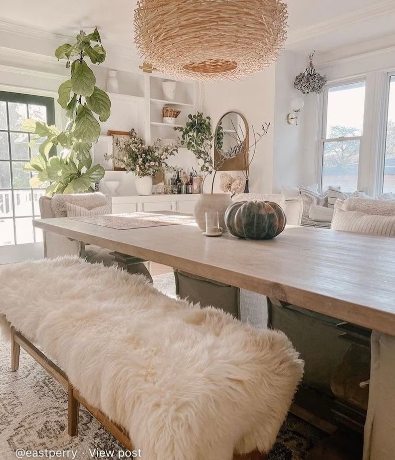 Cozy modern farmhouse dining space