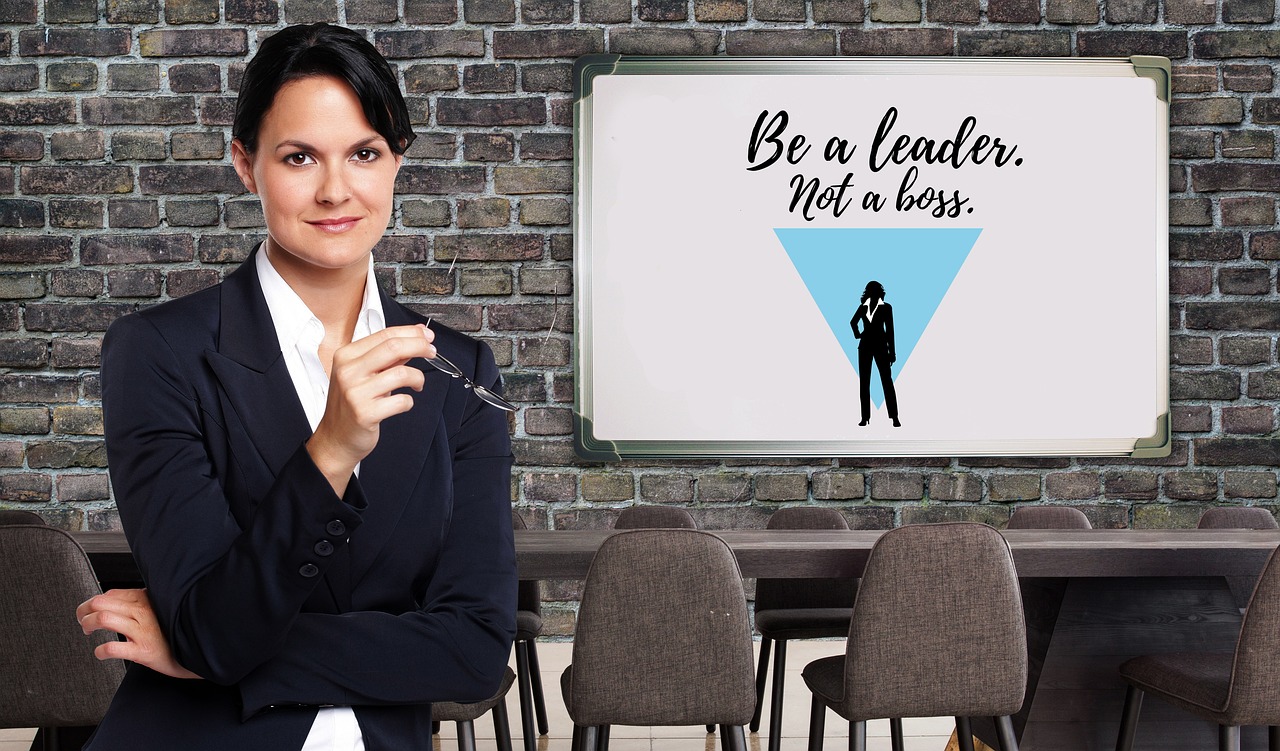 Businesswoman, superior, boss-bad leadership qualities