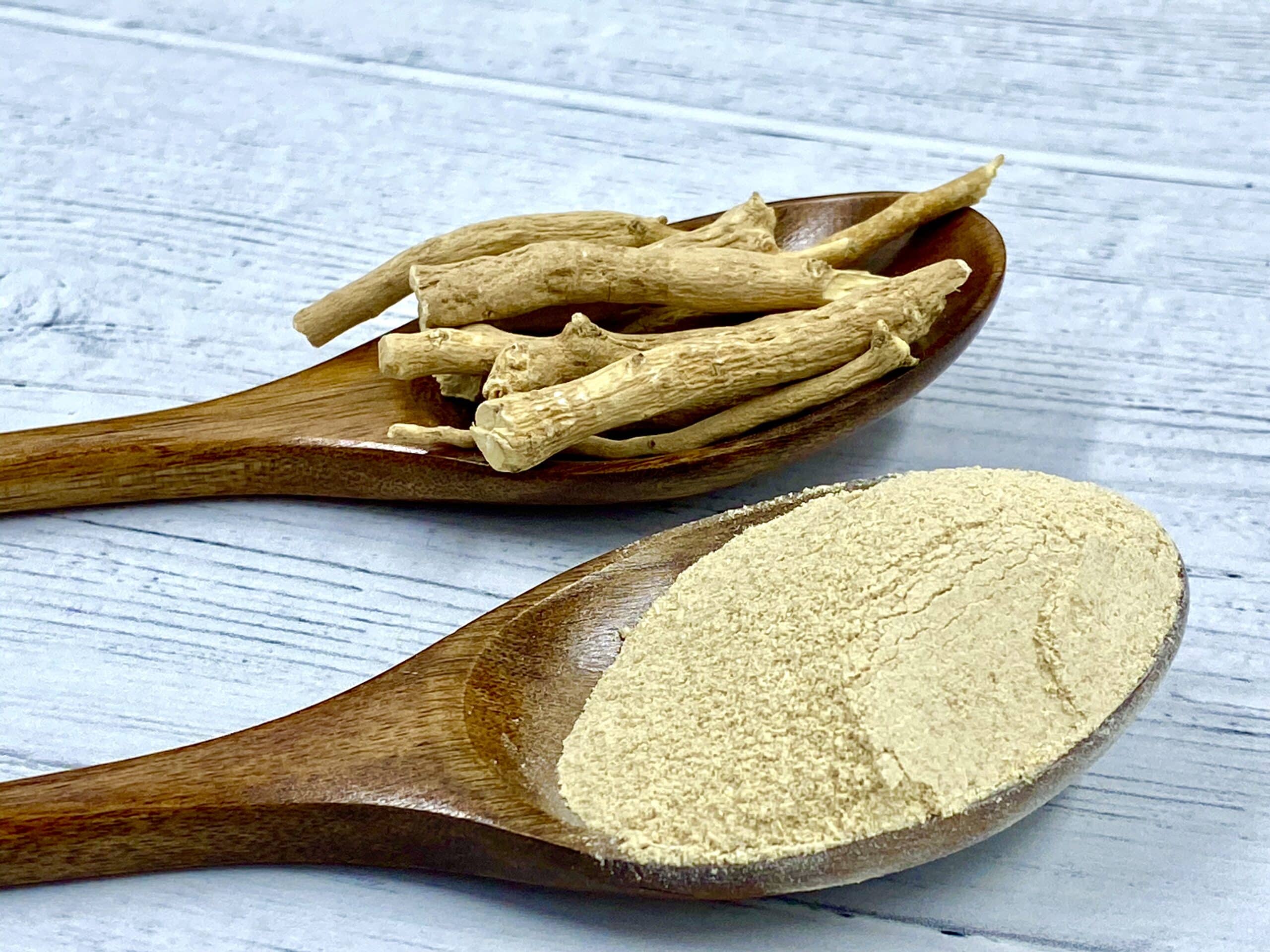 Ashwagandha powder and root on spoons - 50191697031