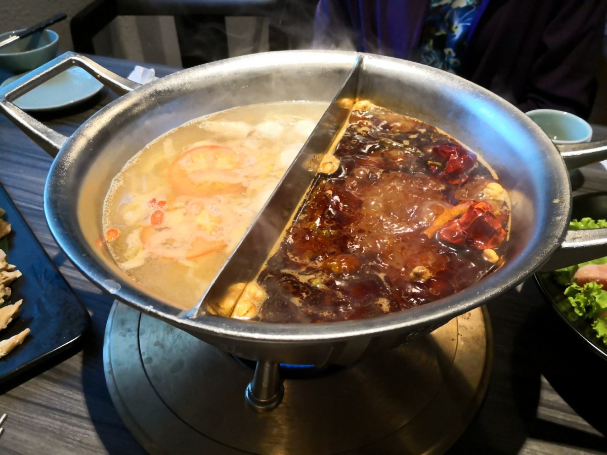【食記】台中青花驕麻辣鍋公益店 ChinHuaJiao@南屯 : 王品集團麻辣鍋,口味夠麻辣,吃的超滿足 中式 區域 午餐 南屯區 台中市 宵夜 晚餐 火鍋/鍋物 飲食/食記/吃吃喝喝 麻辣