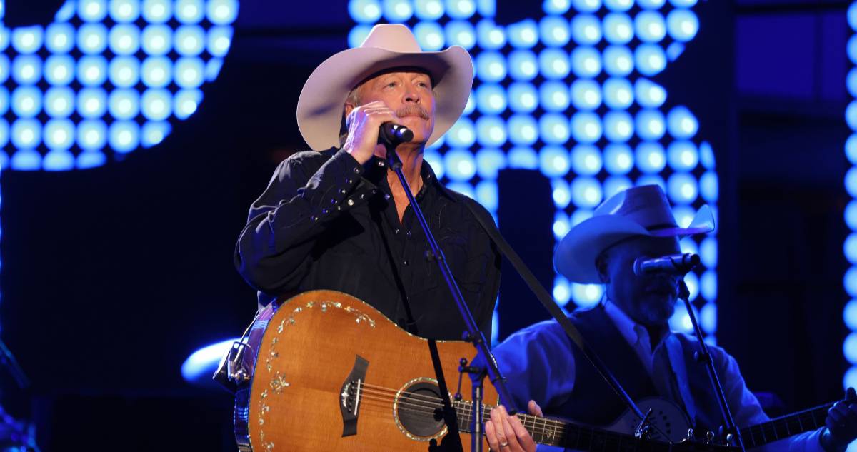 Alan Jackson Announces Last Call One More The Road Tour Promises To Tour As Long As My Health Allows Music Mayhem Magazine