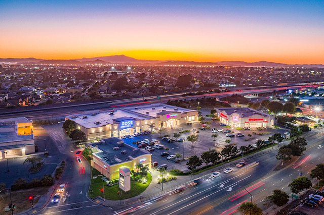 Del Norte Marketplace In El Cerrito Sells For 22 5mm The Registry