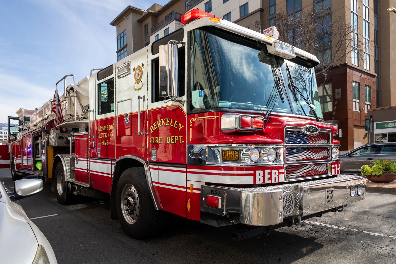 Fire extinguished in Berkeley Hills Monday night