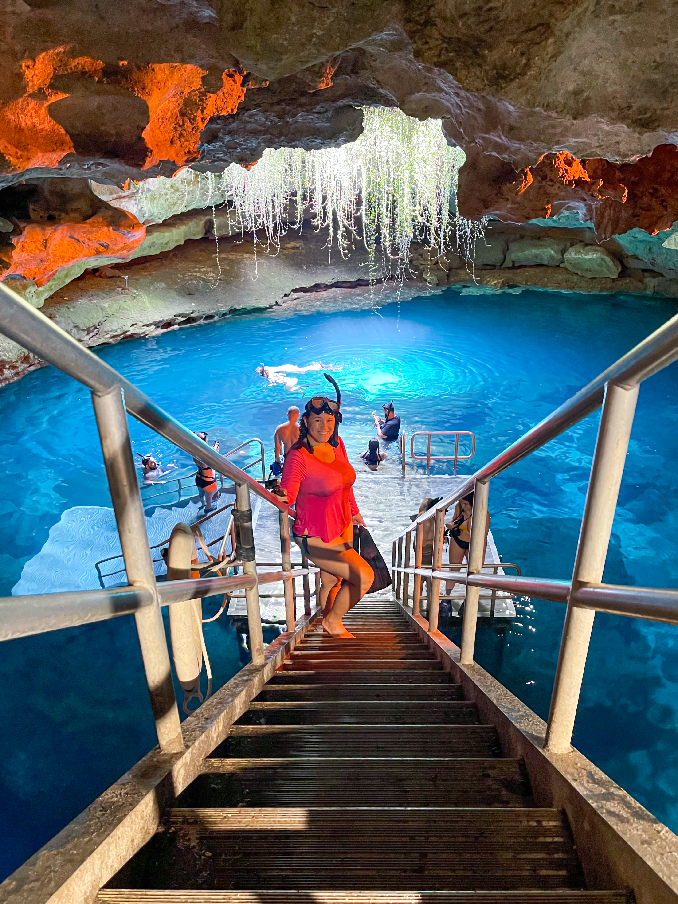 devil's den underground spring cave