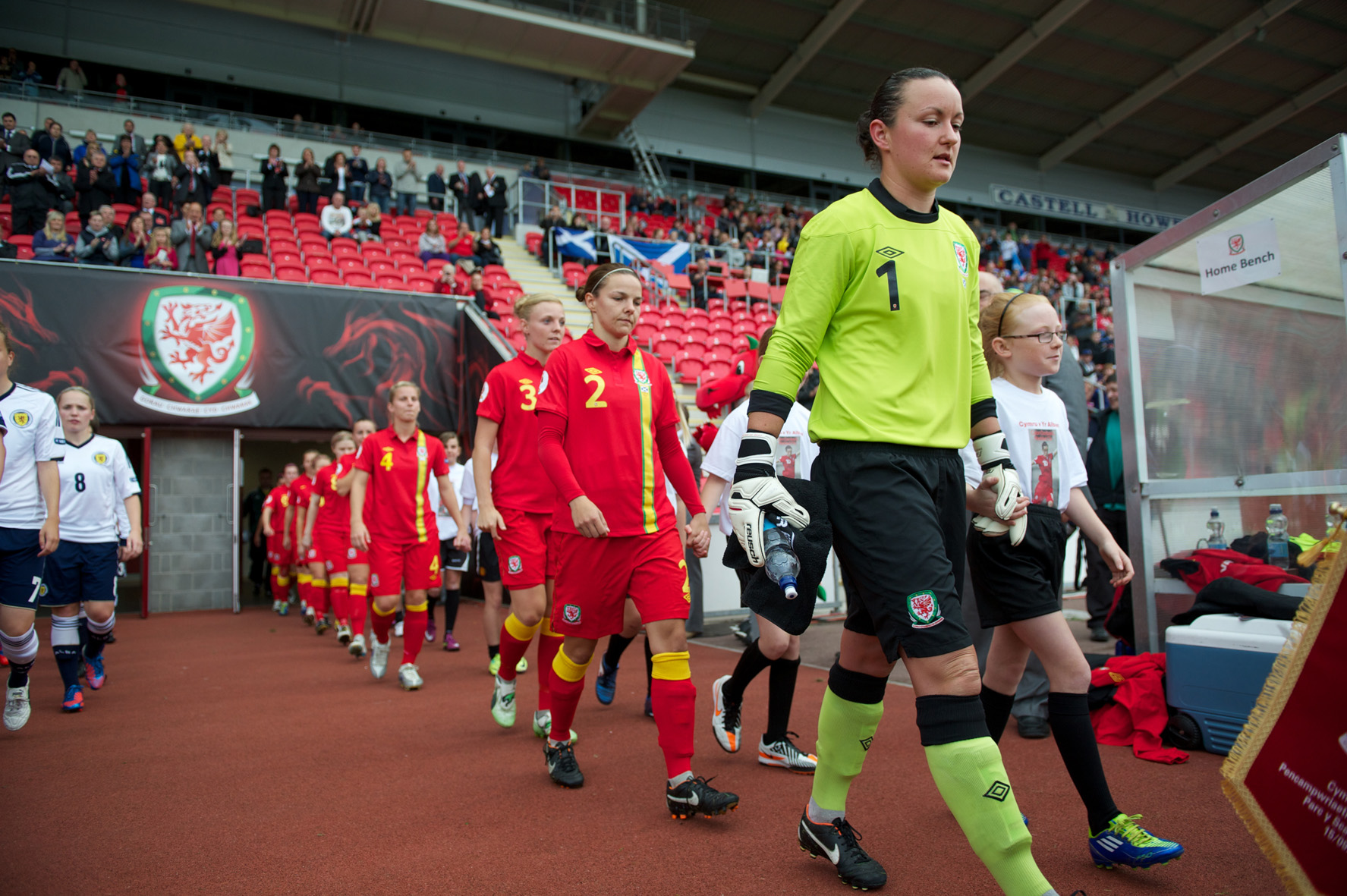 Seven Years Ago An Ynys Mon Goalkeeper Starred For Wales Against England Grassroots North Wales Championing Local Sport Dave Jones Sportswriter Nwsport Co Uk