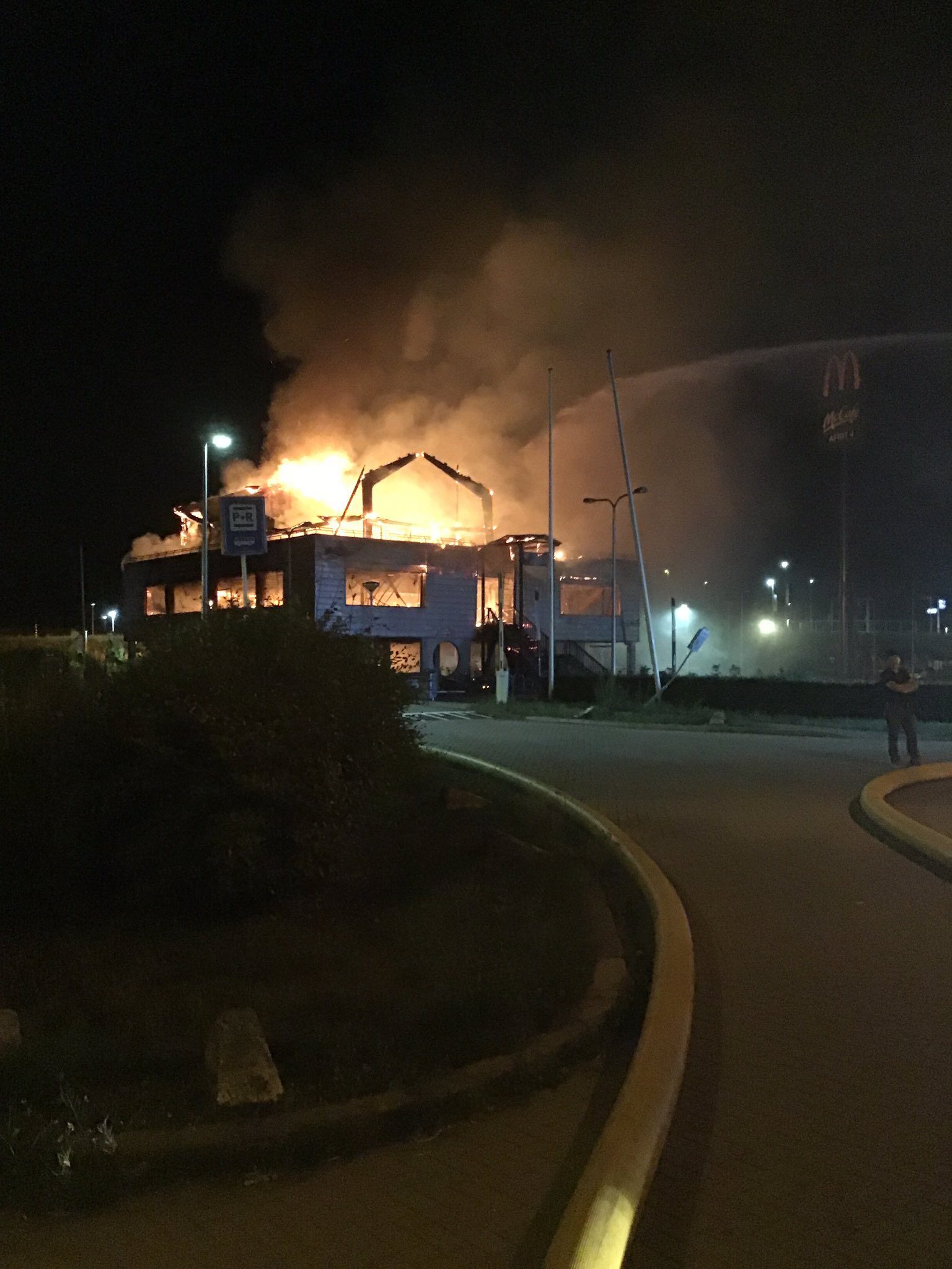 Restaurant Onderweg Volledig Uitgebrand Update Foto S Omroep Almere