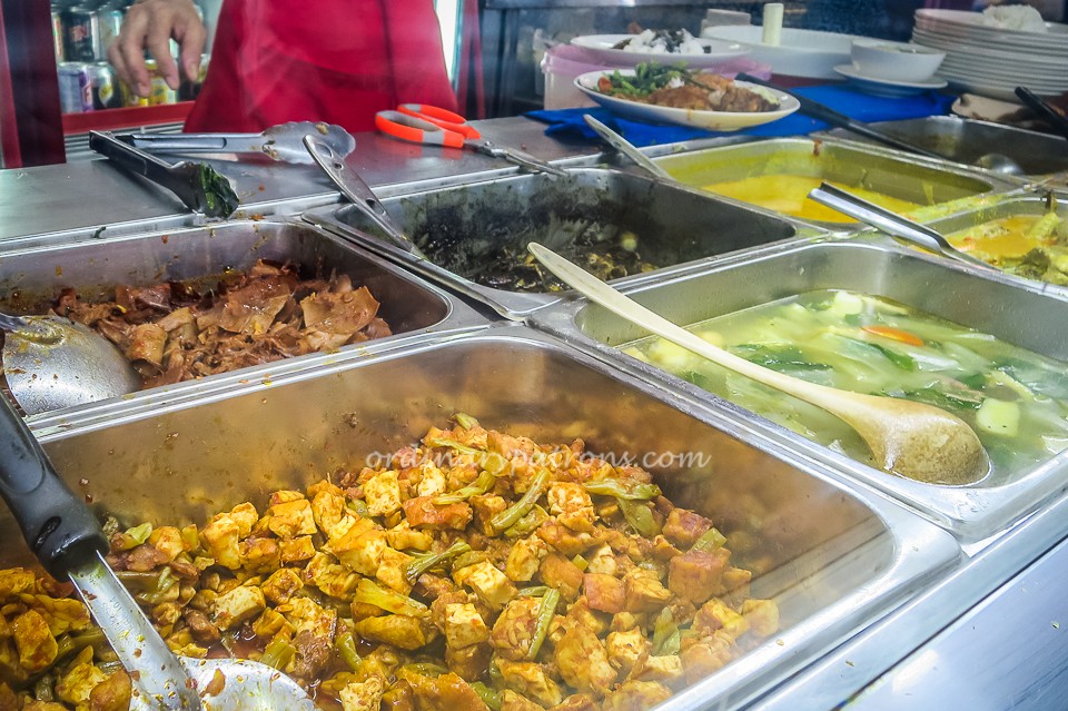 Kampong Glam Cafe