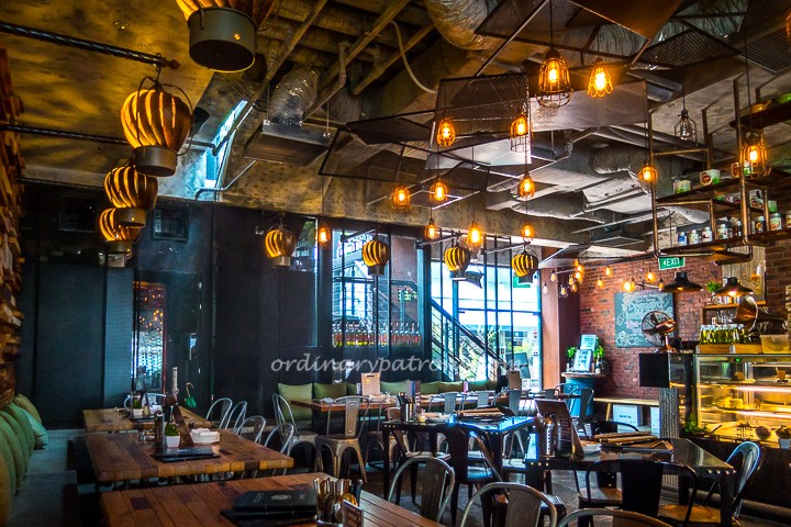 Supply & Demand Bistro Esplanade