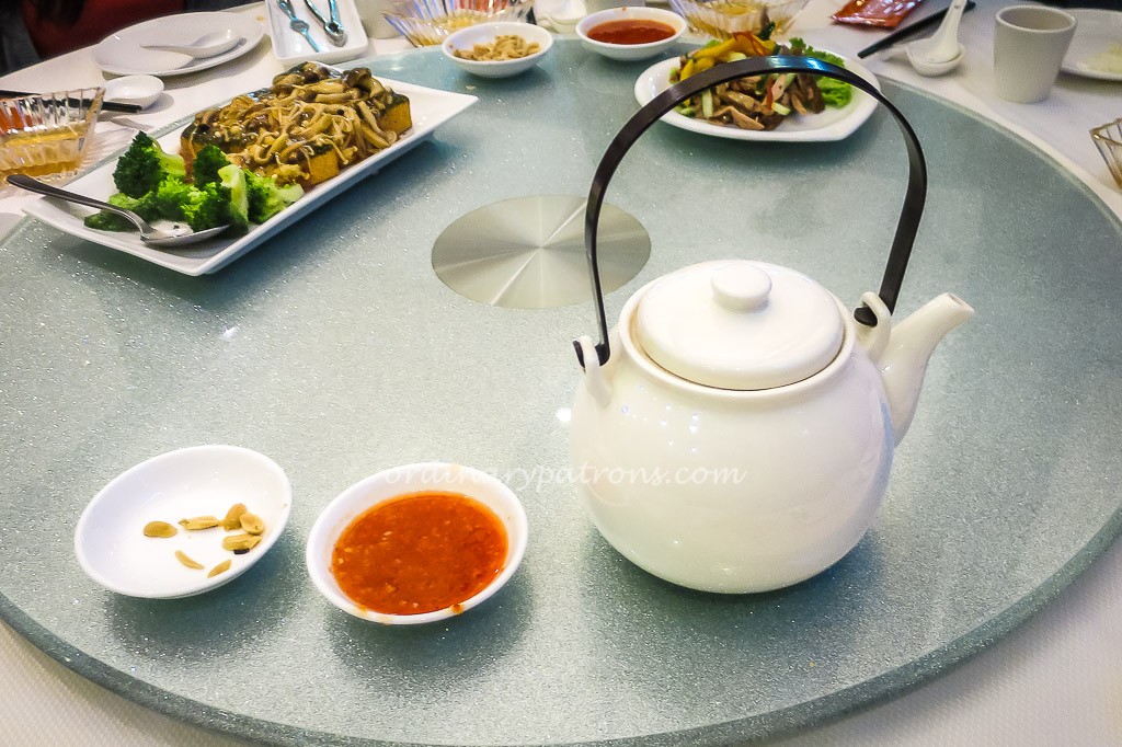 Jumbo Seafood Duck & Mango Salad