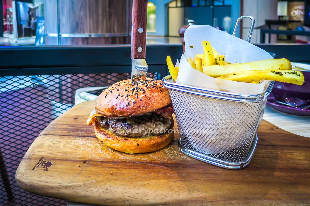 Olivia & Co Boston Burger