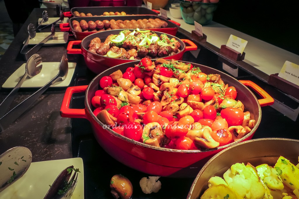 Buffet Breakfast at Lemon Garden Shangri-La