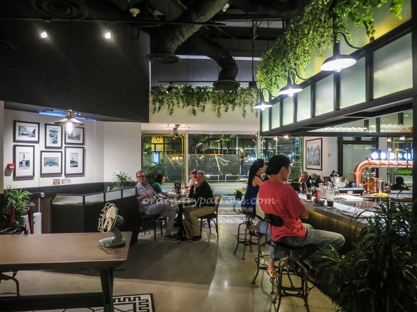The Stamford Brasserie Bar in Raffles City