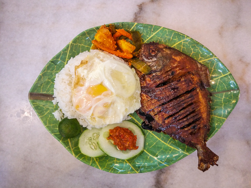 Crispy Pomfret Fish Rice Set 