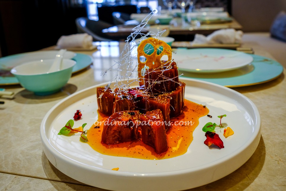 yì by Jereme Leung Raffles Hotel