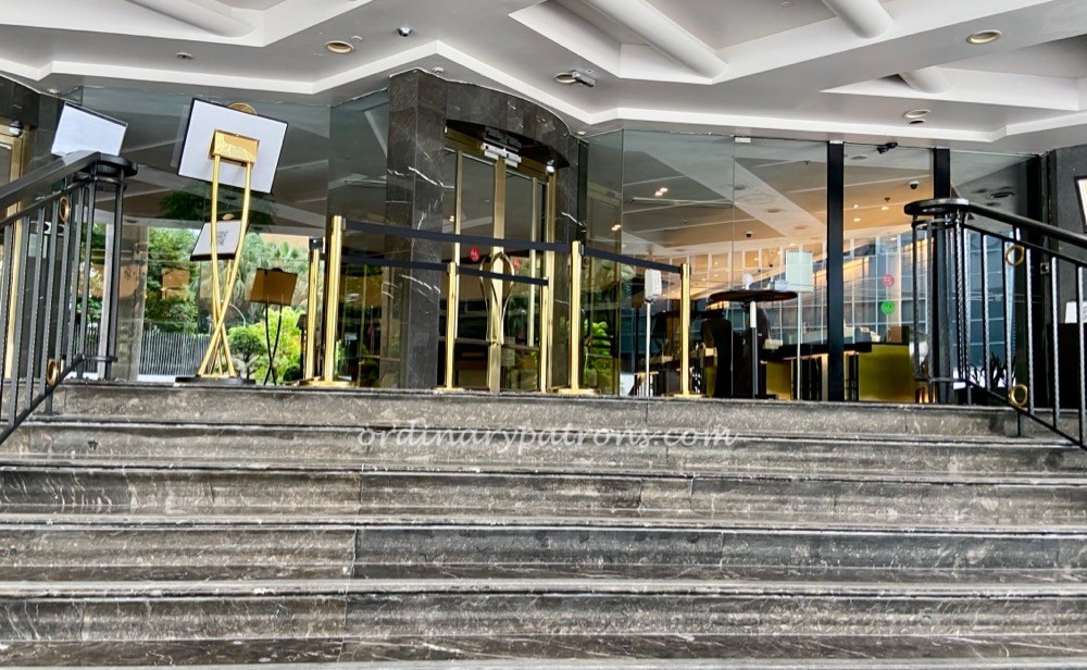 Singapore restaurants with driveway collection for takeaways 
