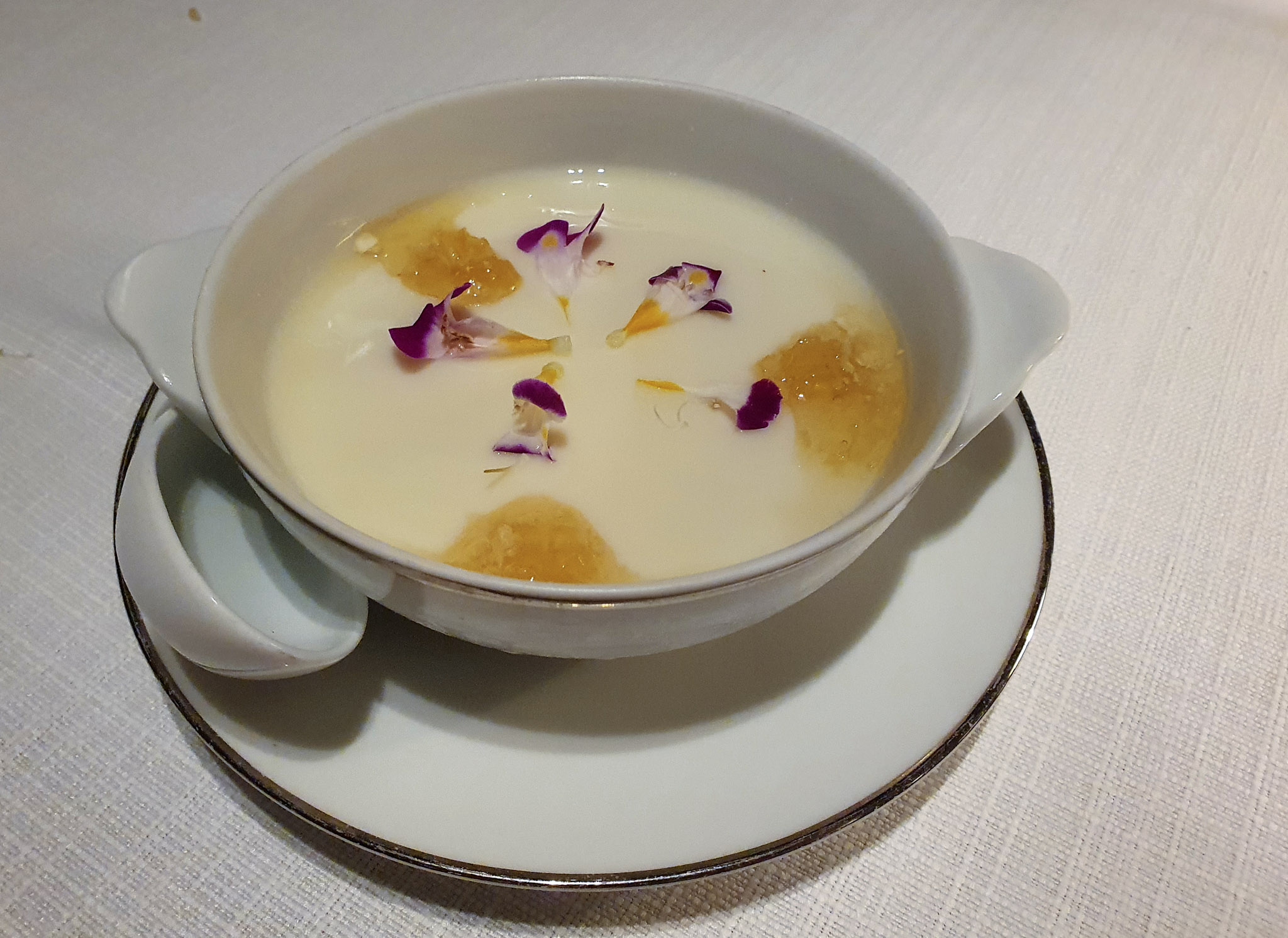 5 ON 25 Dessert - Ginger milk pudding with honeycomb 蜂蜜姜汁撞奶布丁