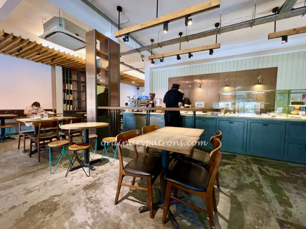 Sunday Folks and % : Waffles and Coffee at Holland Village