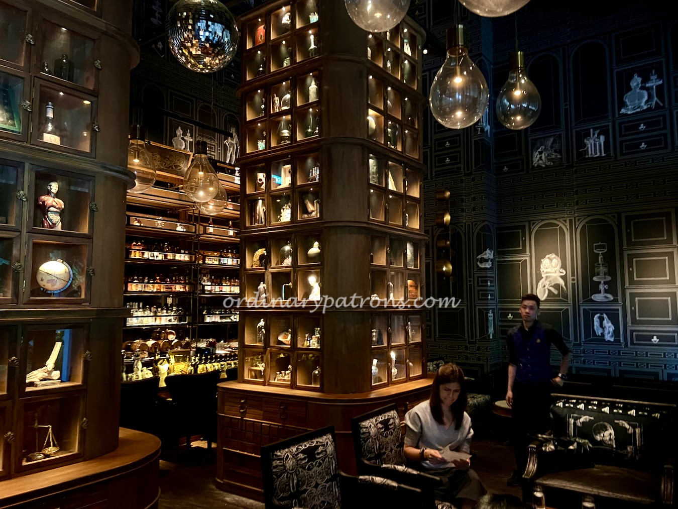 Burnt Ends Restaurant and Cocktail Lounge Table