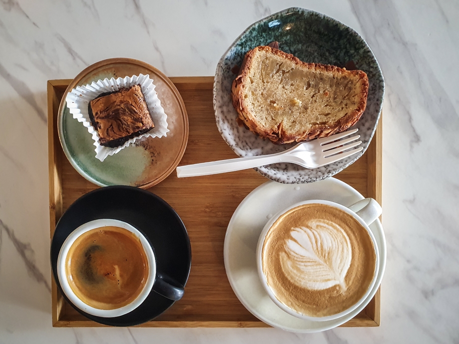 Onalu's Coffee & V Cakes