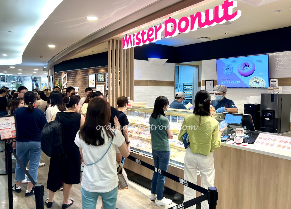 Mister Donut Novena Square Singapore Opens to Long Queue July 2023
