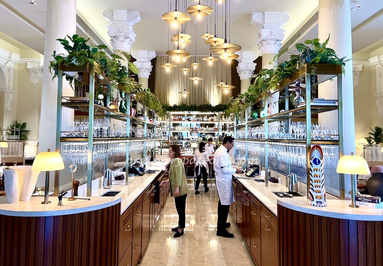 Brasserie Astoria Singapore Victoria Concert Hall 