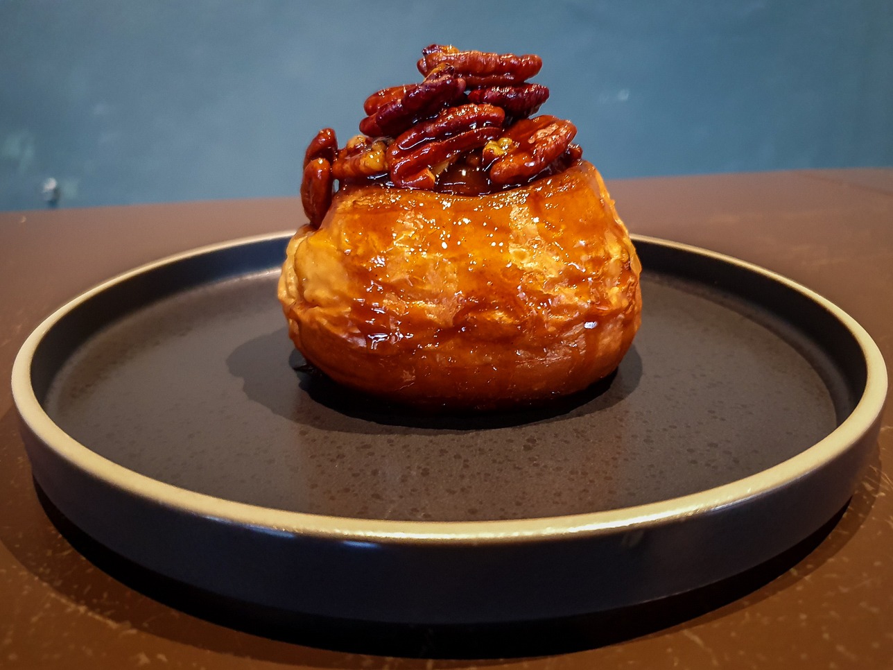 Vernacular Coffee - Cinnamon Pecan Bun 