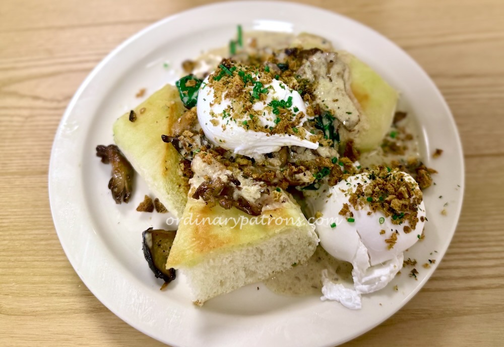 Moonchild - grilled mushrooms on toast 
