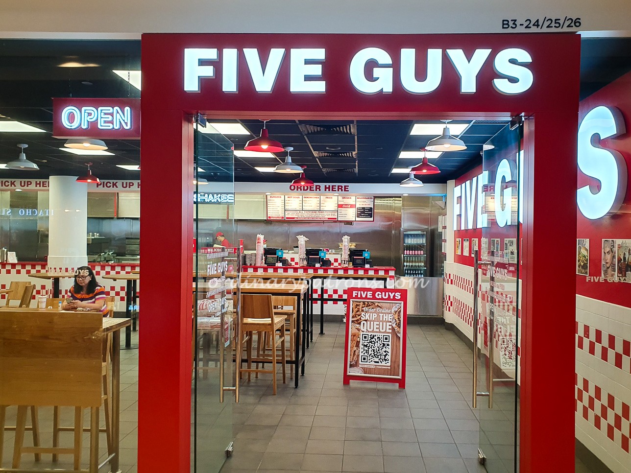 Five Guys Singapore Ion Orchard 