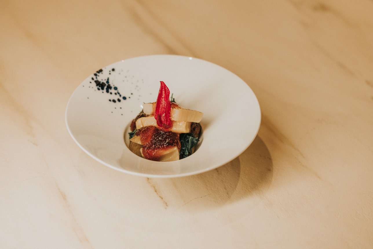 Ichigo Ichie_Lotus root with shin-gobo, okahijiki, tairagai, roselle tea jelly