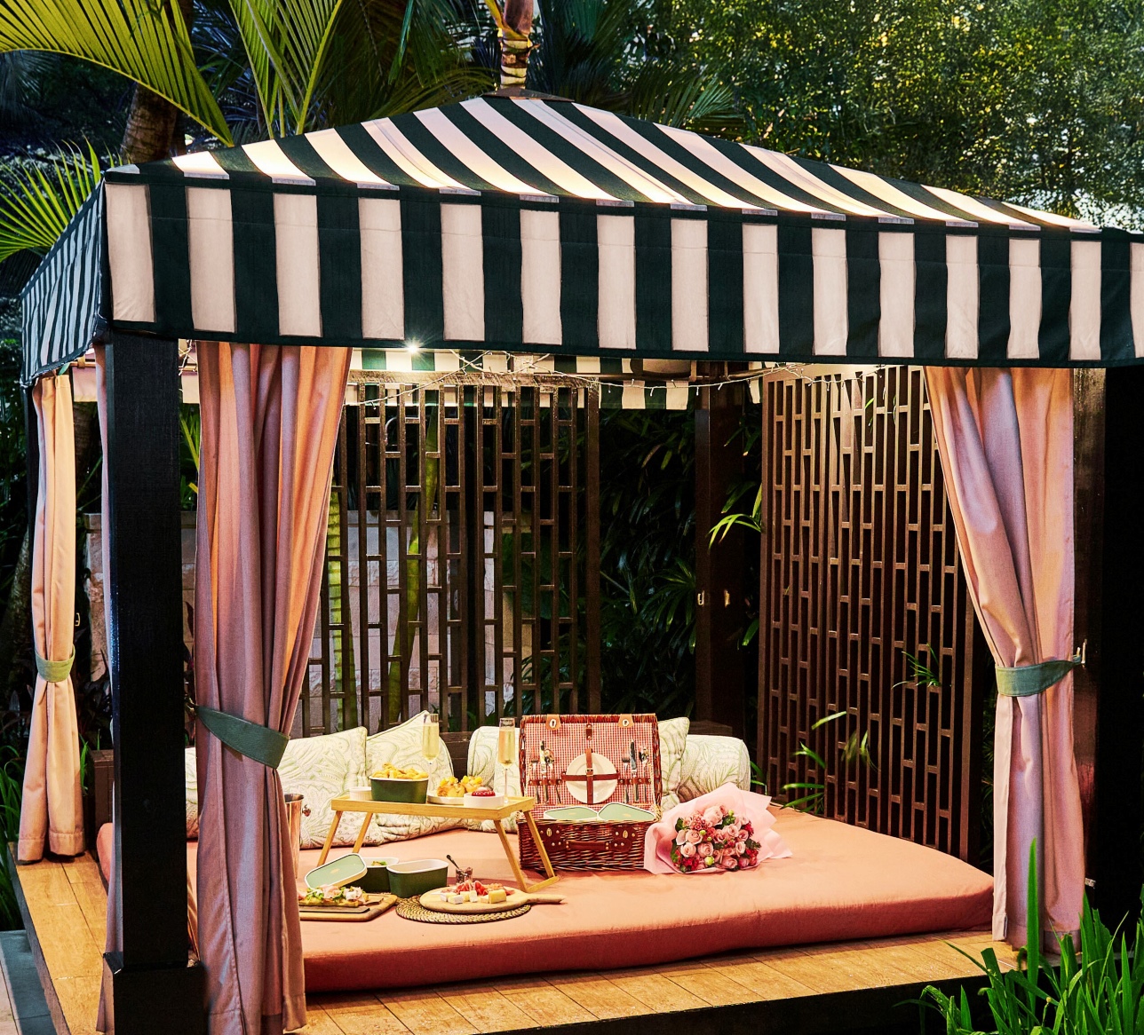 Cabana Picnic Date for Valentine's Day 2025 at Mandarin Oriental Singapore