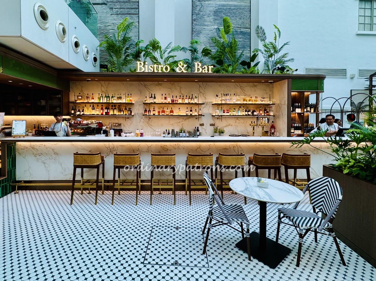 Capitol Bistro. Bar. Patisserie review
