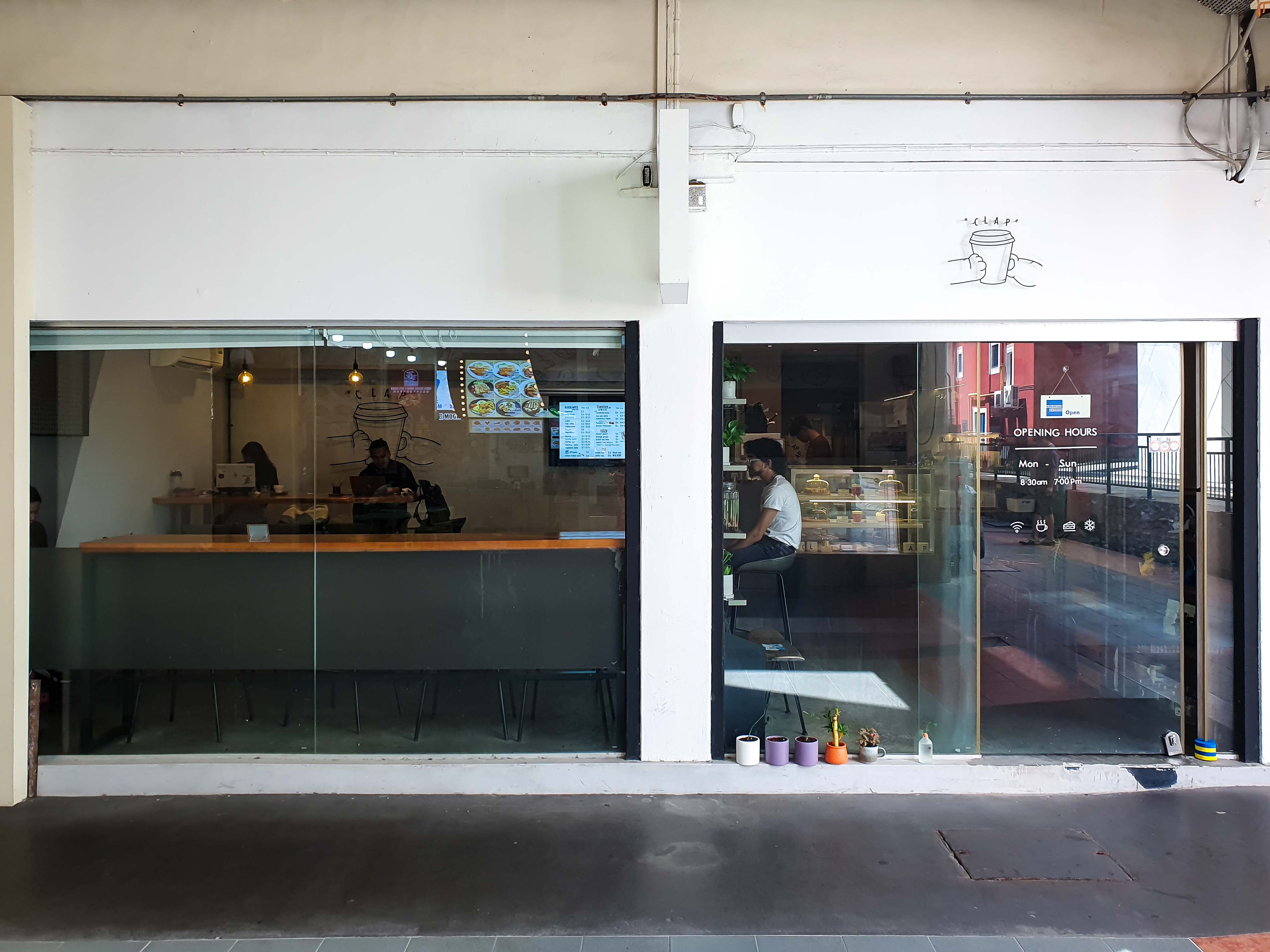 Clap Cafe
