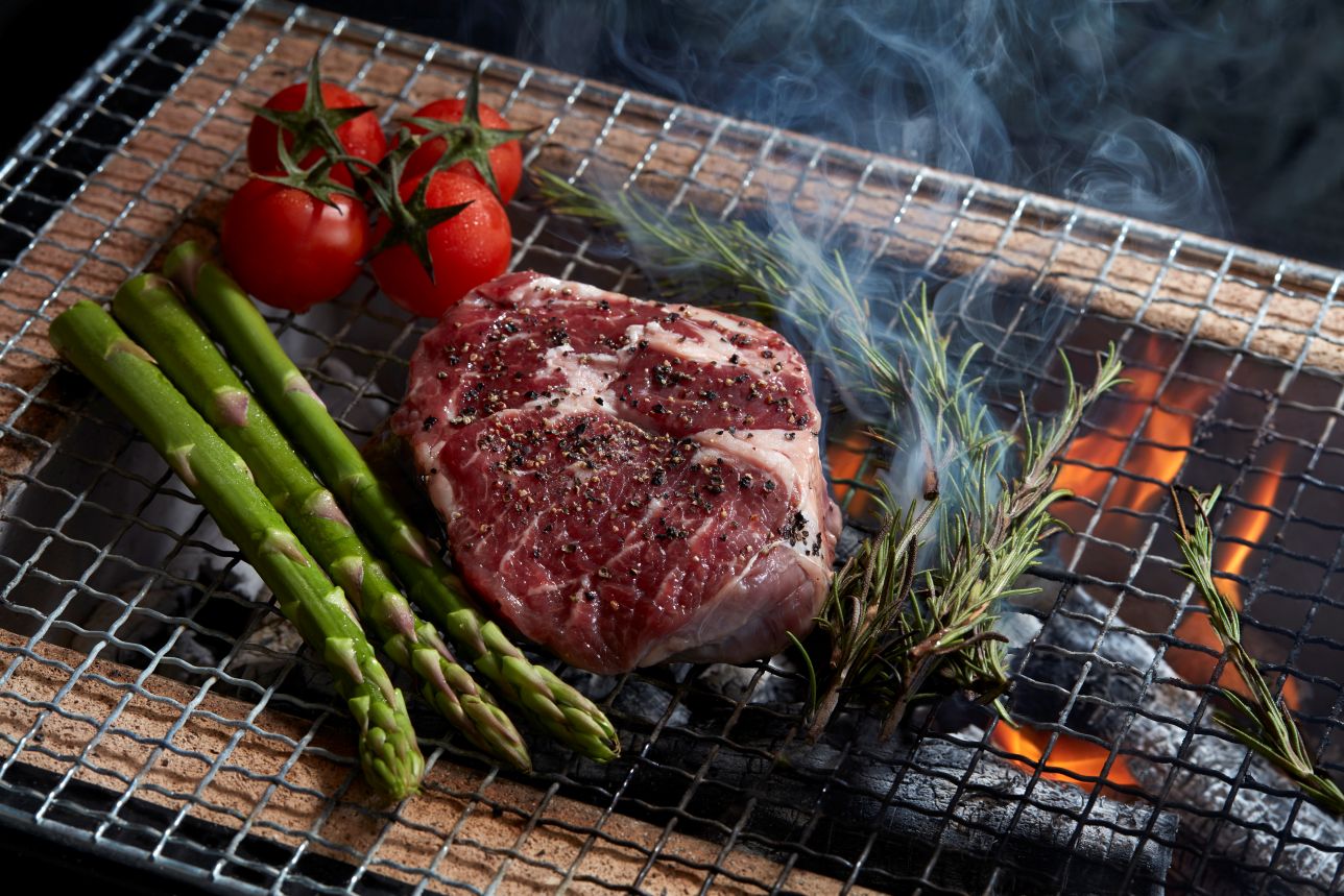Momentus Hotel Alexandra - Verandah Rooftop Rotisserie - Steak