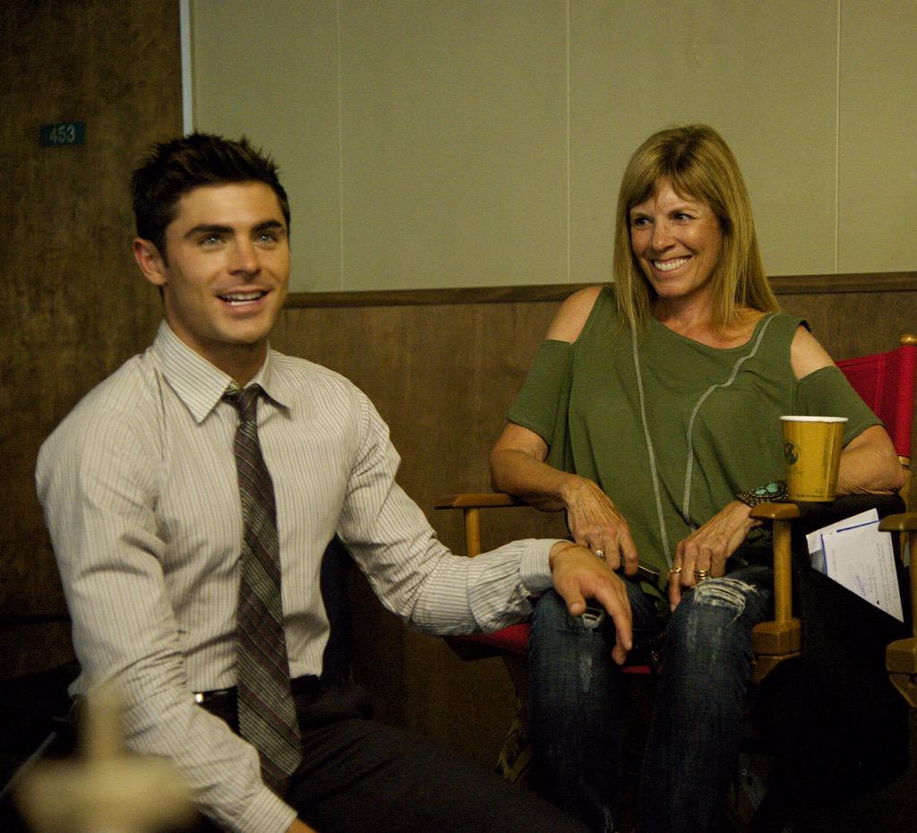 Zac Efron On Twitter: &Quot;Happy Mother'S Day Mom, Love You With All My Heart Http://T.co/Gi7Dffemq7&Quot;