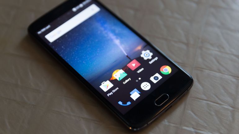 ZTE Blade V8 ZTE Blade V8