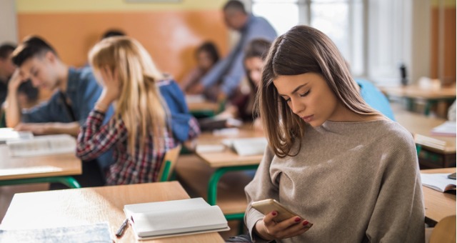 cell-phone-during-class